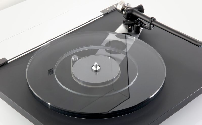 Rega Planar 6 Turntable