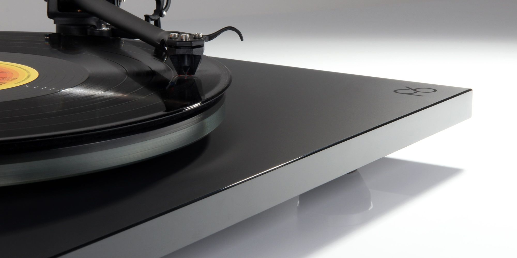 Rega Planar 6 | Hero | 2